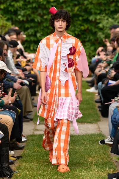 Look 19